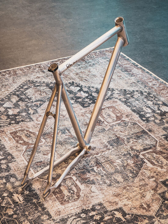 8bar KRZBERG V7 (SS/fixed gear ram)